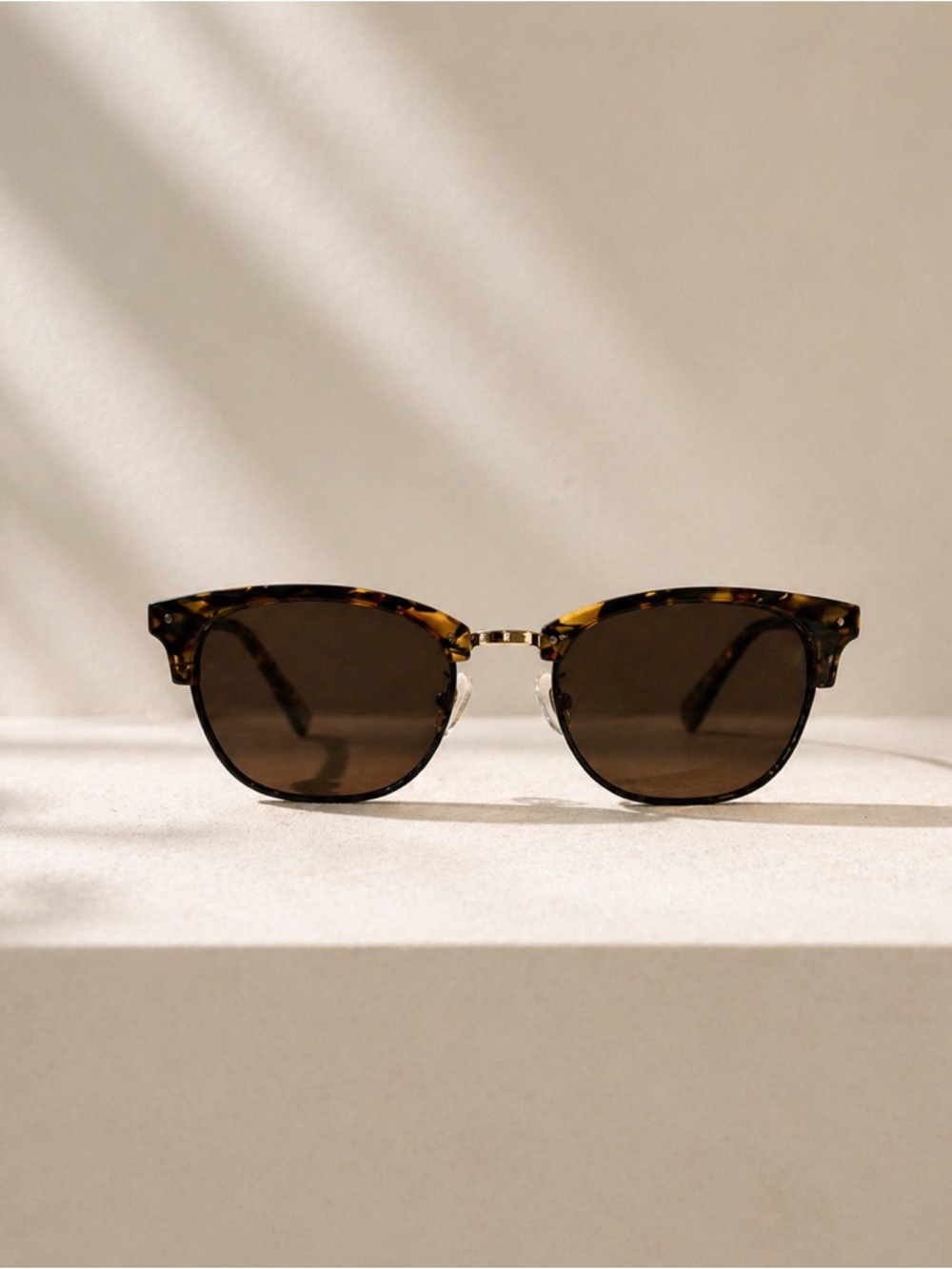 KREWE Tortoiseshell Frame Sunglasses – Brown Gradient Lenses